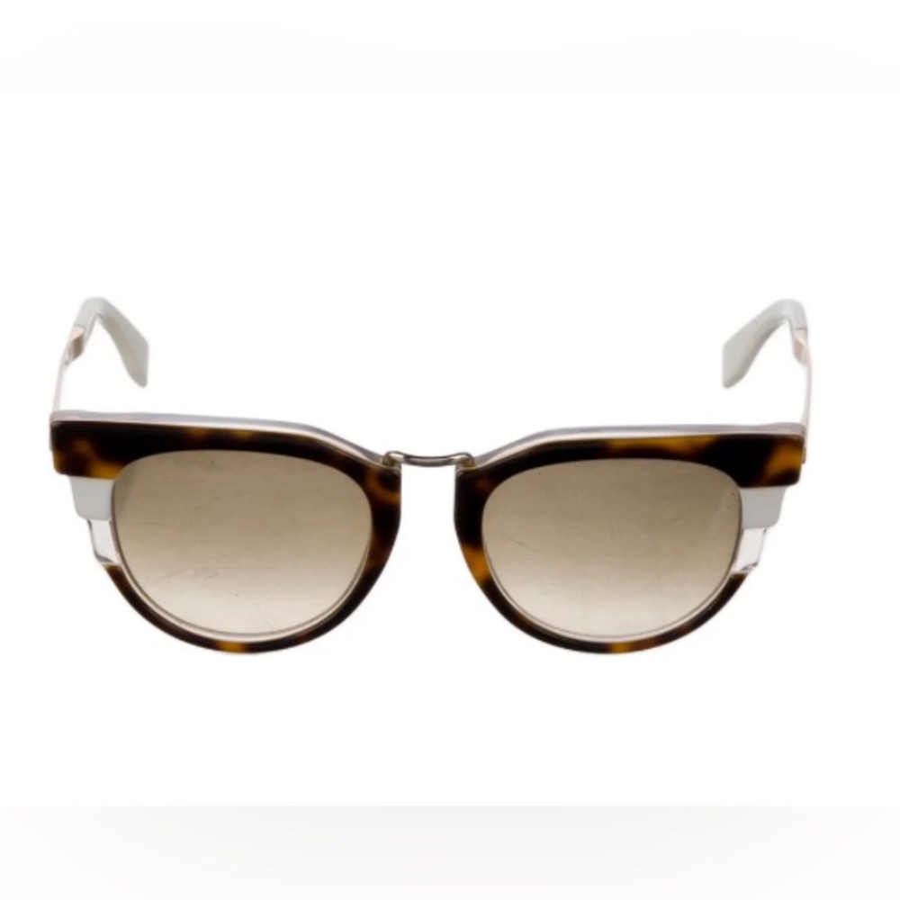 FENDI
Cat-Eye Gradient Sunglasses